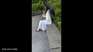 667转的楼梯口口交扣逼淫水满地